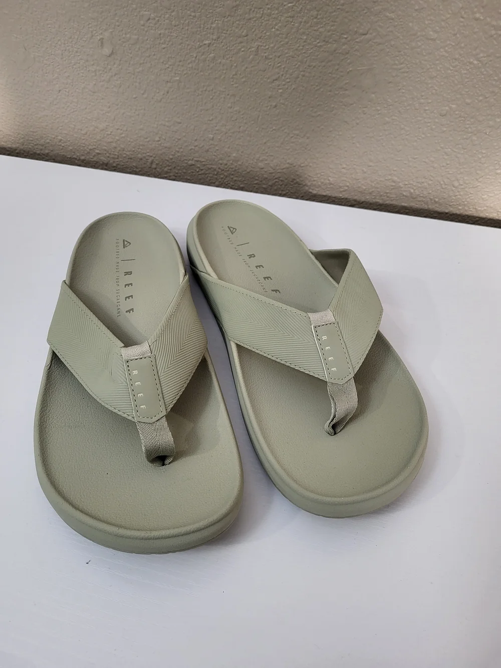 Reef Sierra Flip Flop Thong Sandal Platform Men's Size 12 Sea Foam Green Unisex